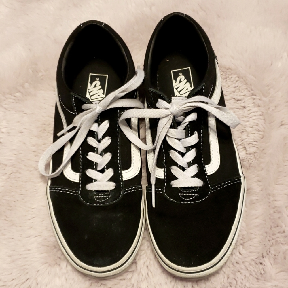 VAN'S YOUTH SIZE 5